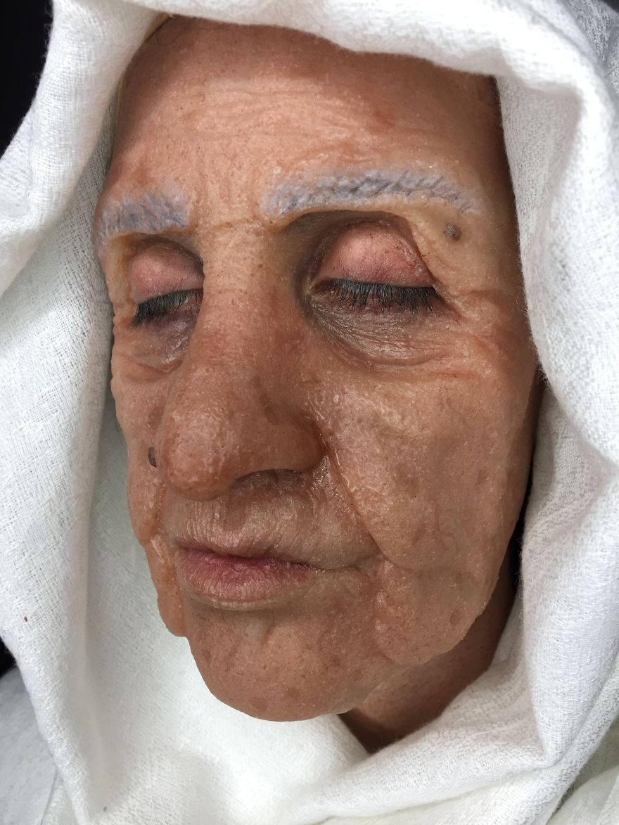 Makeup Student Creates Realistic Old Age Prosthetic Makeup Student Creates Realistic Old Age Prosthetic