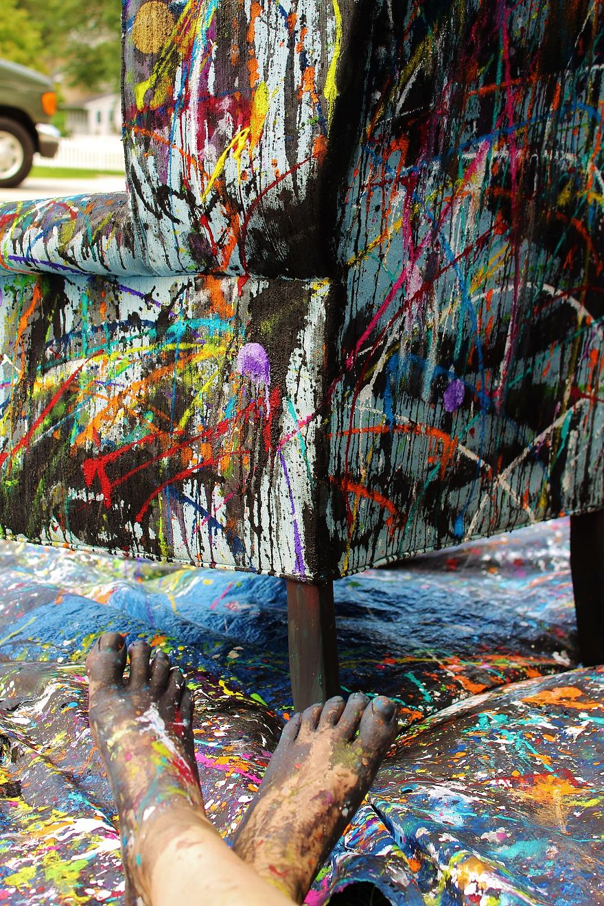 I Threw Buckets Of Paint On An Old Chair. Here’s What Happened I Threw Buckets Of Paint On An Old Chair. Here’s What Happened