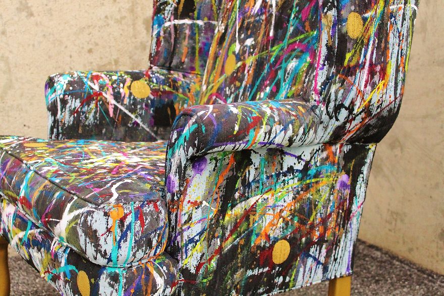 I Threw Buckets Of Paint On An Old Chair. Here’s What Happened I Threw Buckets Of Paint On An Old Chair. Here’s What Happened
