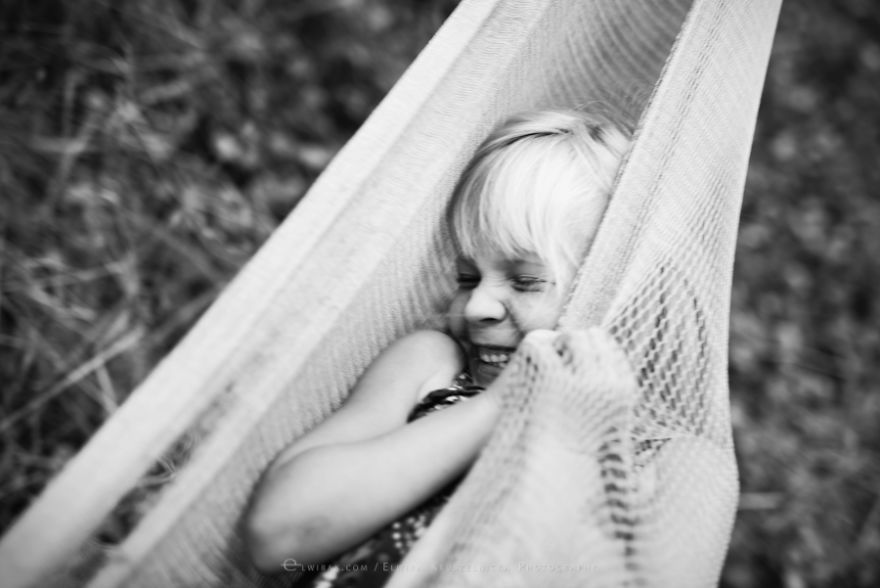 I Photograph Children Enjoying Careless Summers Spent Without Technology
