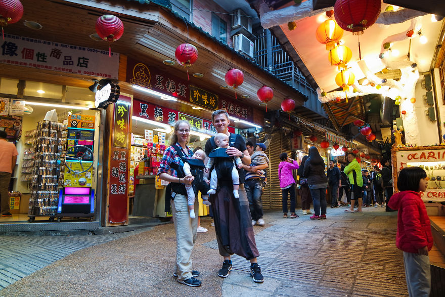 We Moved To The Philippines With 4-Months-Old Twins For Half A Year And Travelled Around Asia We Moved To The Philippines With 4-Months-Old Twins For Half A Year And Travelled Around Asia