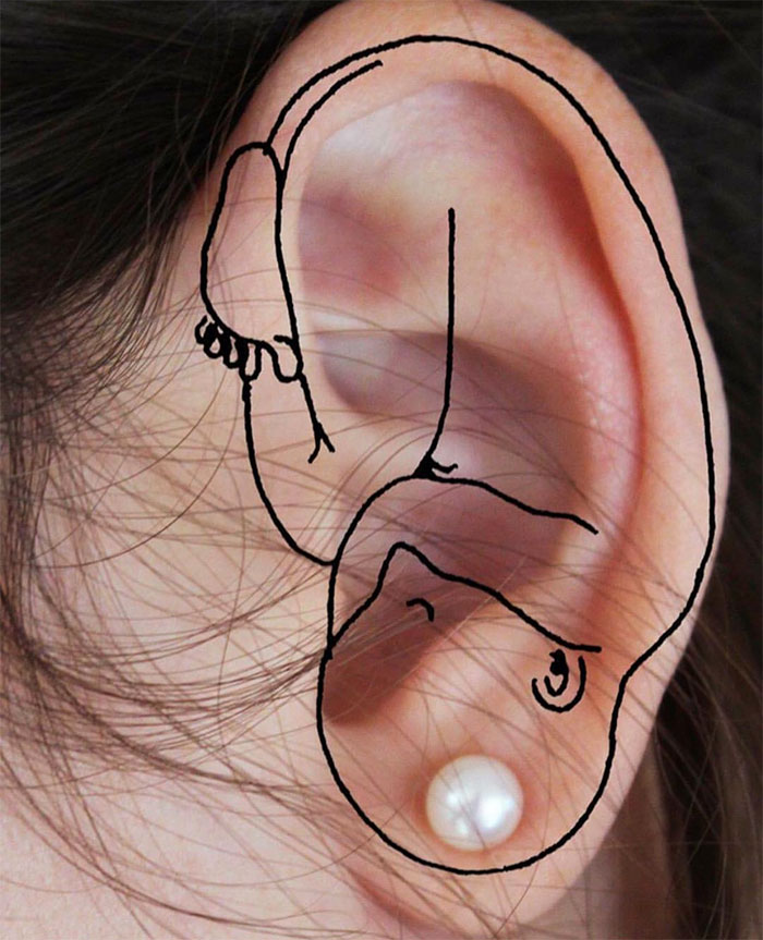 Israeli Artist Draws Doodles On Herself To Change The Way We Think About Our Bodies (NSFW) Israeli Artist Draws Doodles On Herself To Change The Way We Think About Our Bodies (NSFW)