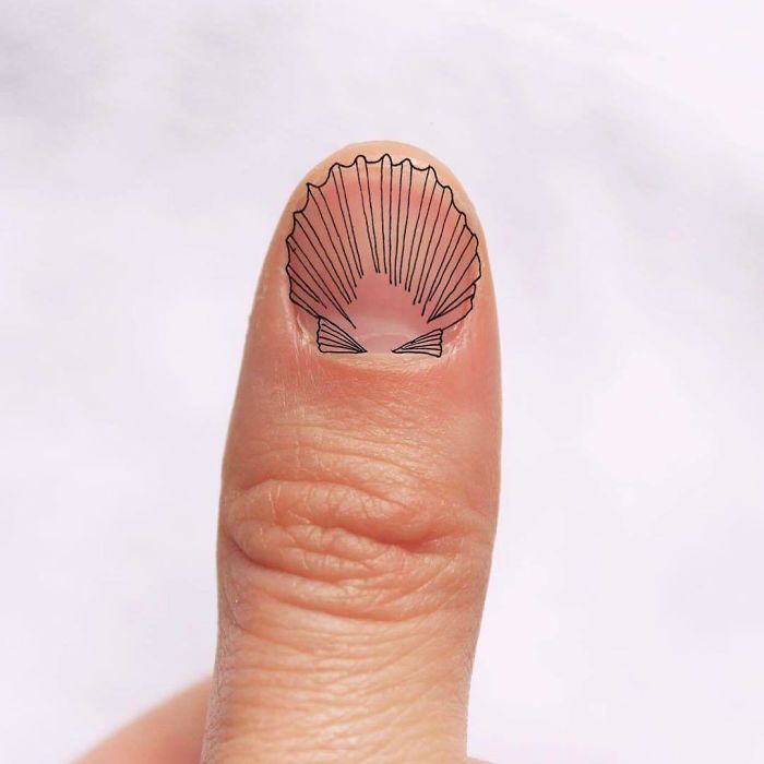 Israeli Artist Draws Doodles On Herself To Change The Way We Think About Our Bodies (NSFW) Israeli Artist Draws Doodles On Herself To Change The Way We Think About Our Bodies (NSFW)