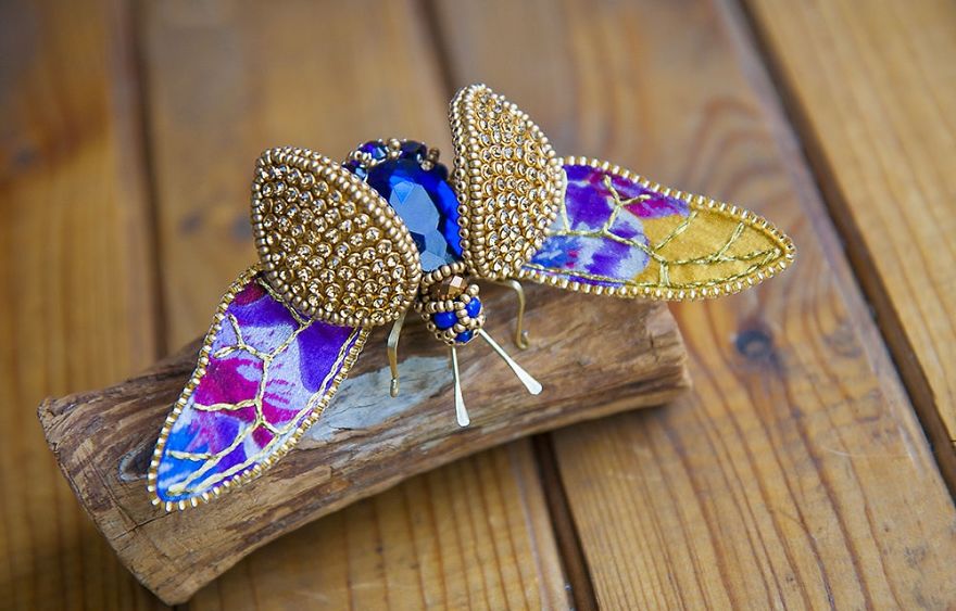 Fabulous Sparkling Brooches That Lend You Wings Fabulous Sparkling Brooches That Lend You Wings