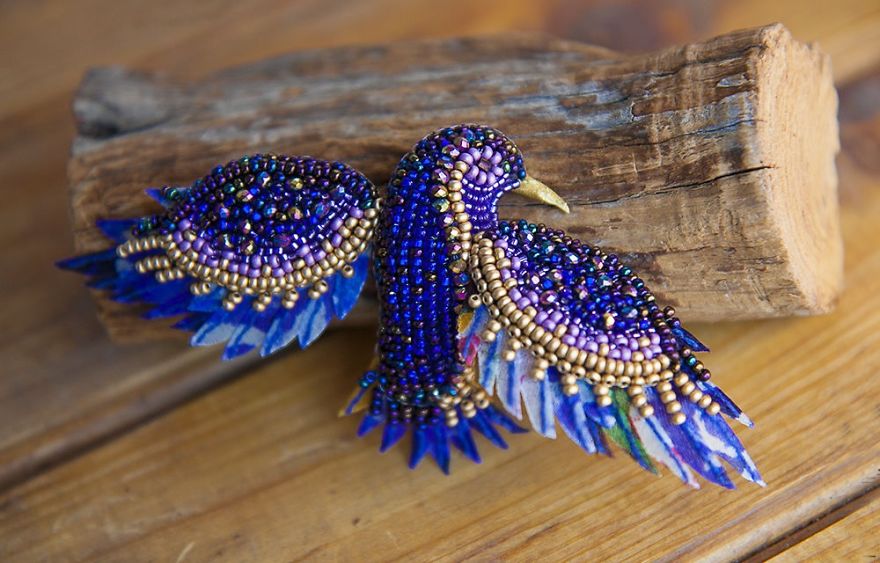 Fabulous Sparkling Brooches That Lend You Wings Fabulous Sparkling Brooches That Lend You Wings