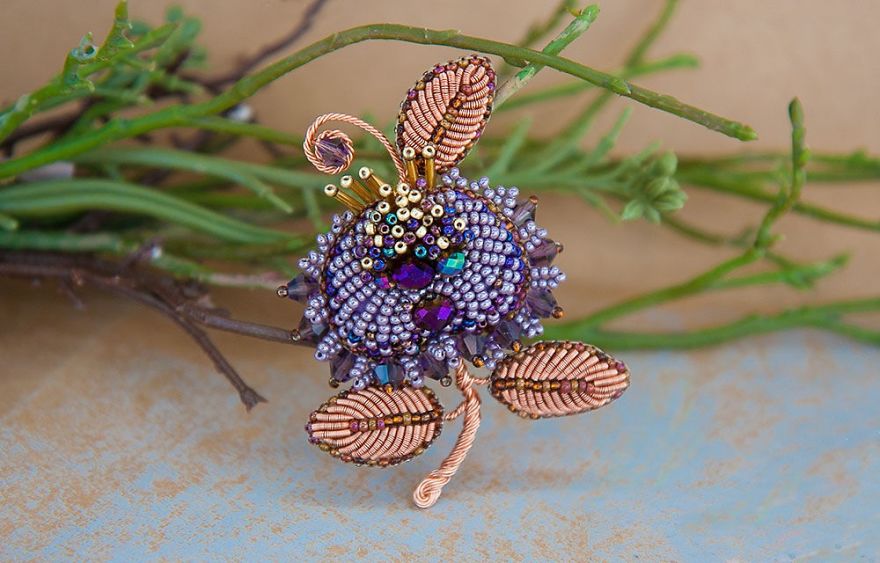 Fabulous Sparkling Brooches That Lend You Wings Fabulous Sparkling Brooches That Lend You Wings