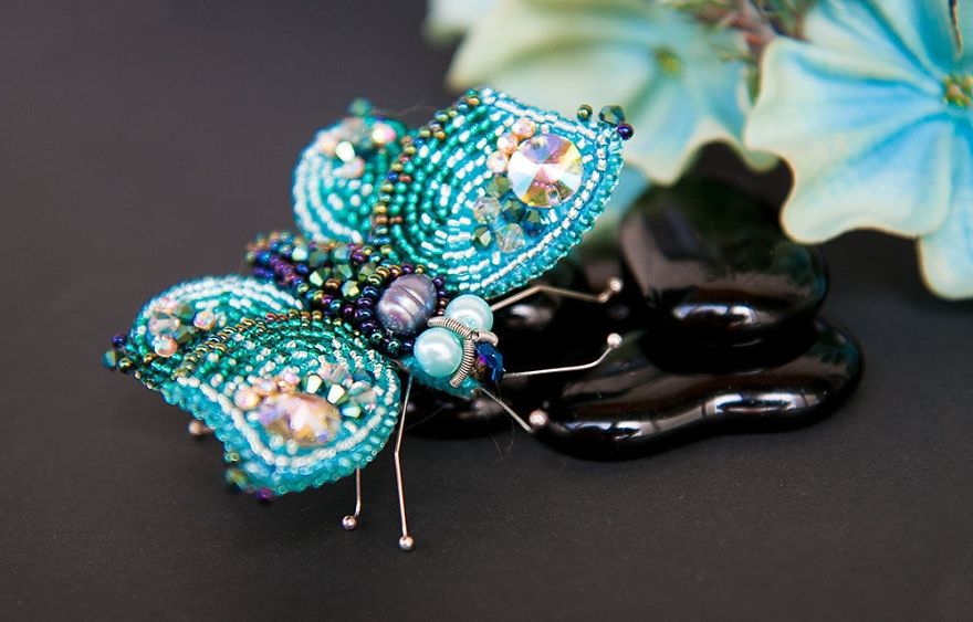 Fabulous Sparkling Brooches That Lend You Wings Fabulous Sparkling Brooches That Lend You Wings