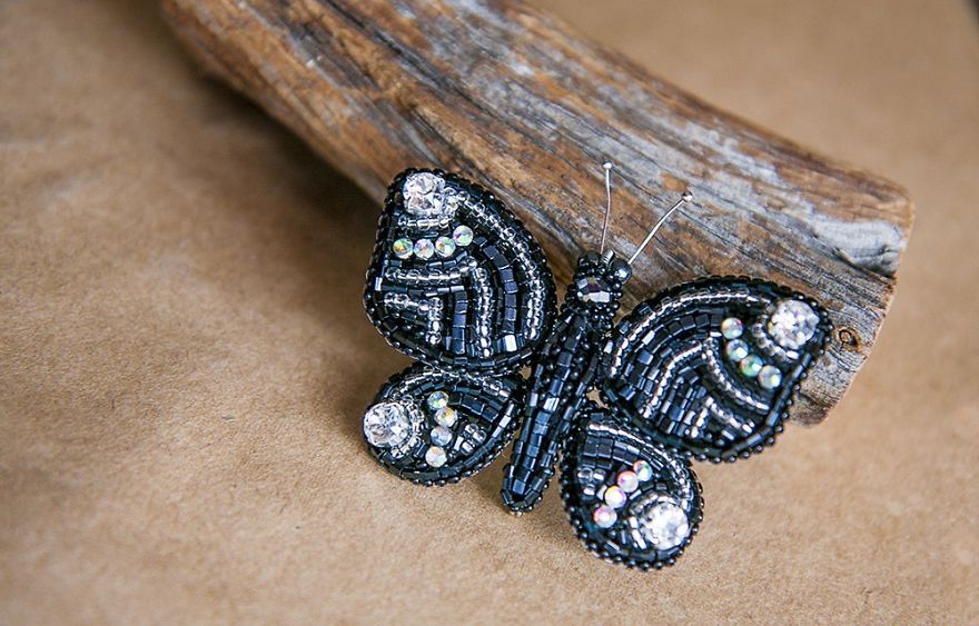 Fabulous Sparkling Brooches That Lend You Wings Fabulous Sparkling Brooches That Lend You Wings