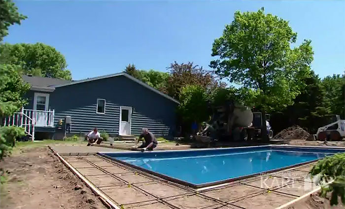 94-Year-Old Man Builds Pool In His Backyard For Neighborhood Kids So He Wouldn’t Be Lonely After Wife Died 94-Year-Old Man Builds Pool In His Backyard For Neighborhood Kids So He Wouldn’t Be Lonely After Wife Died