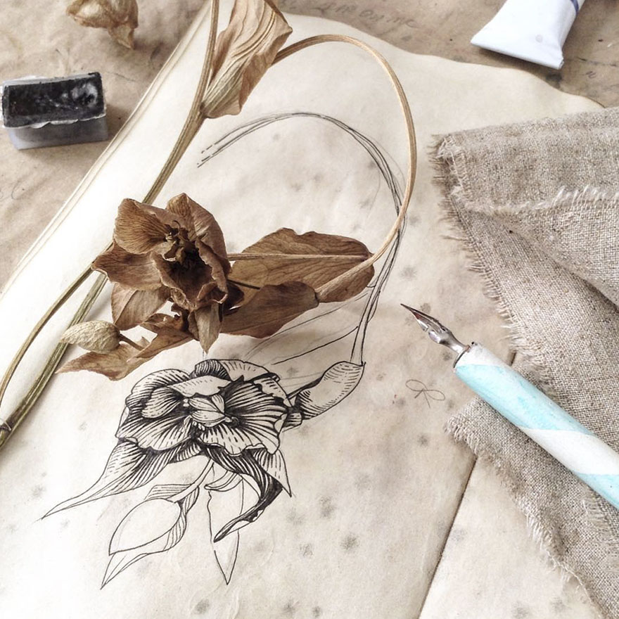 Russian Artist Reveals Her Mysterious Sketchbook To The World, And It’s Full Of Visual Secrets Russian Artist Reveals Her Mysterious Sketchbook To The World, And It’s Full Of Visual Secrets