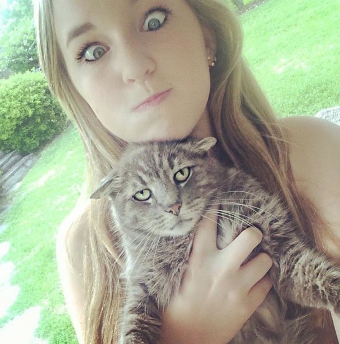 68 Times Cats Didn’t Want To Be In Your Stupid Selfies And The Result Was Hilarious 68 Times Cats Didn’t Want To Be In Your Stupid Selfies And The Result Was Hilarious
