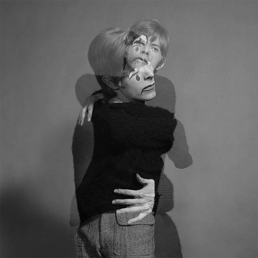 Never-Before-Seen Photos Of 20-Year-Old David Bowie Posing For His Debut Album Cover In 1967 Never-Before-Seen Photos Of 20-Year-Old David Bowie Posing For His Debut Album Cover In 1967