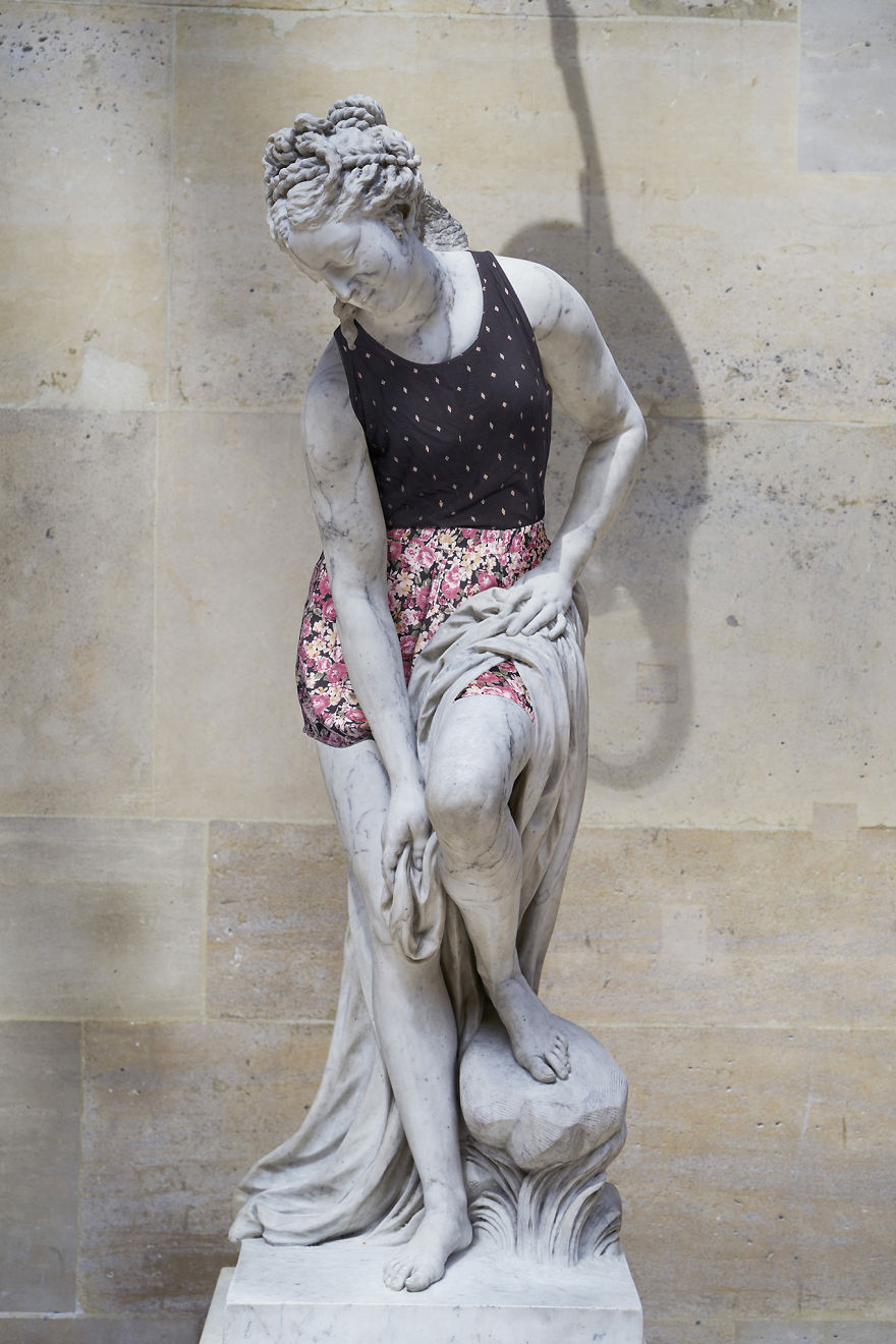 Classic Sculptures Get Dressed In Modern Clothes For &#8216;Hipsters In Stone&#8217; Project