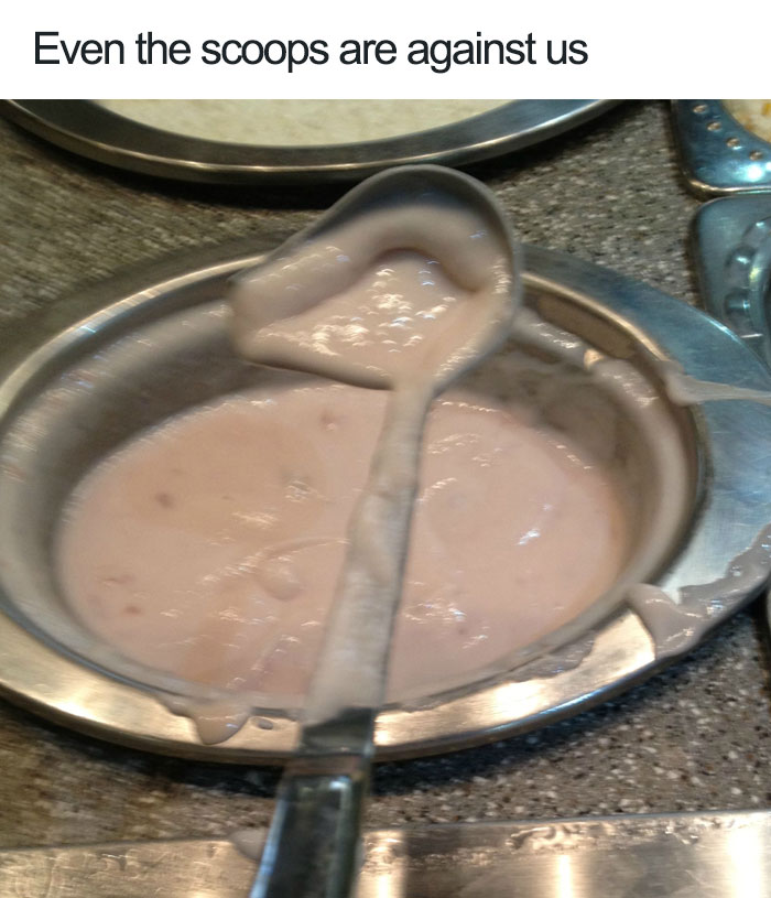 40 Pics That Reveal The Horrors Of Being Left-Handed 40 Pics That Reveal The Horrors Of Being Left-Handed