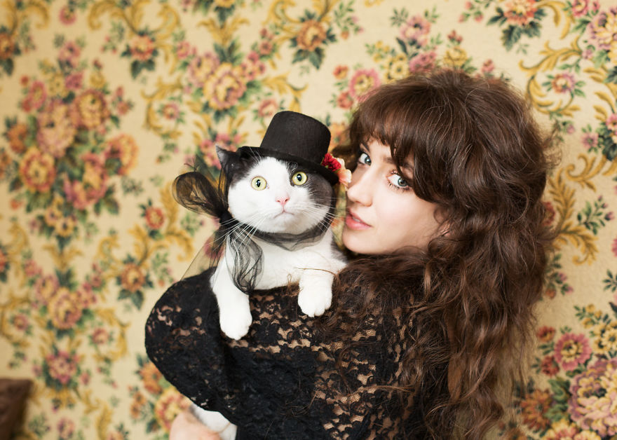 I’ve Photographed More Than 13 Girls And Their Cats To Prove That Cat Ladies Are Awesome I’ve Photographed More Than 13 Girls And Their Cats To Prove That Cat Ladies Are Awesome