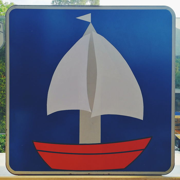 I Raise The Spirits Of Passersby By “Upgrading” Traffic Signs In Sofia, Bulgaria I Raise The Spirits Of Passersby By “Upgrading” Traffic Signs In Sofia, Bulgaria