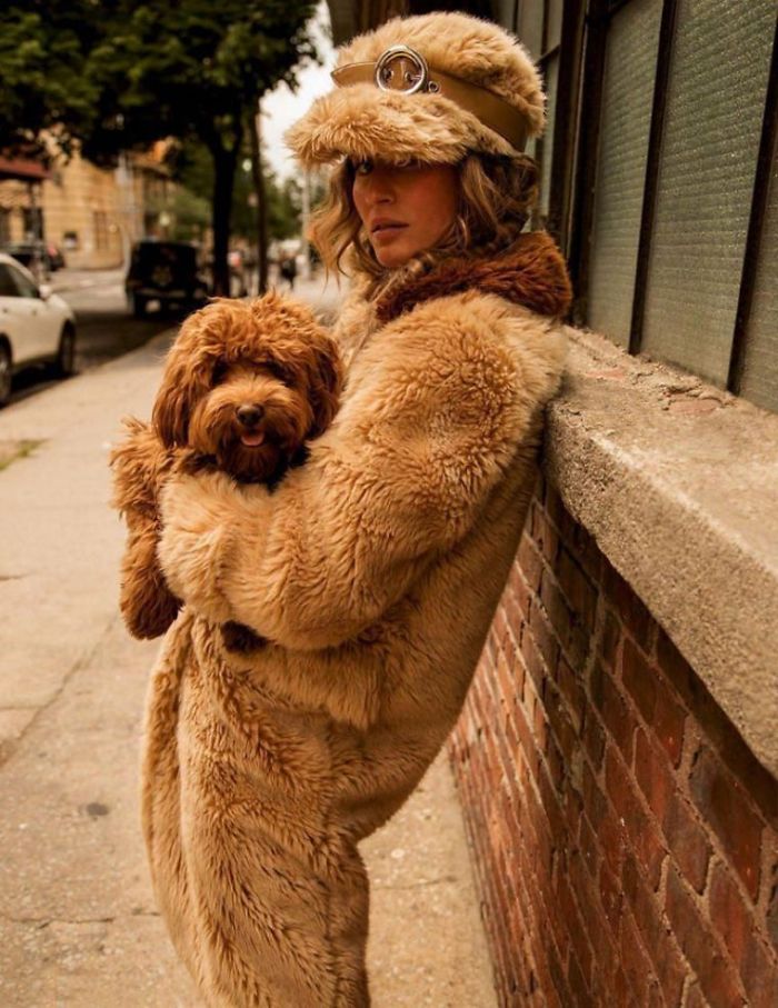 Gisele Bündchen And A Baby Kangaroo Cover ‘Vogue’ Paris’s Faux Fur-Heavy Animals Issue Gisele Bündchen And A Baby Kangaroo Cover ‘Vogue’ Paris’s Faux Fur-Heavy Animals Issue