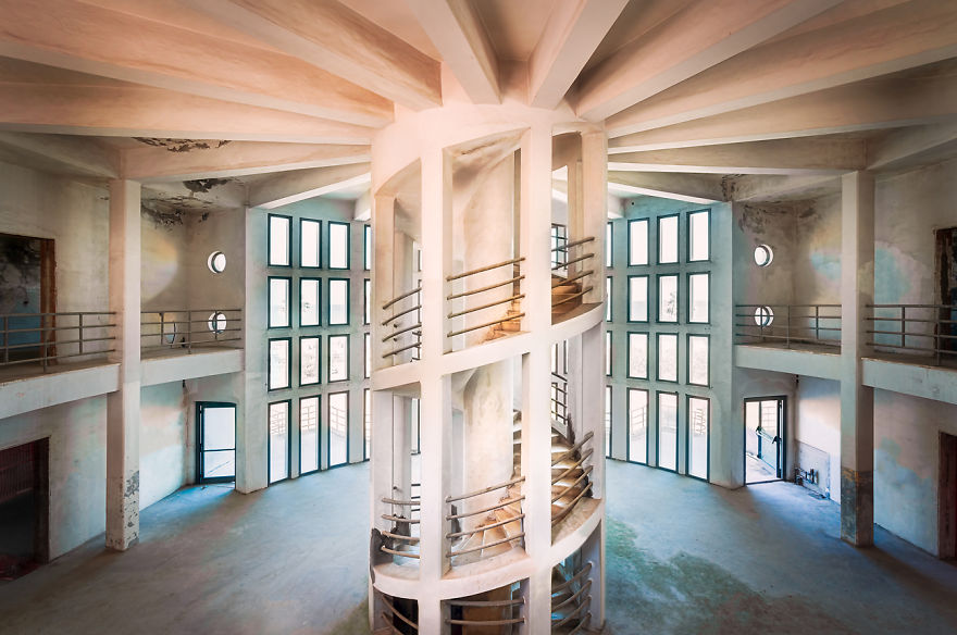 I Photographed Beautiful Abandoned Buildings In Italy I Photographed Beautiful Abandoned Buildings In Italy