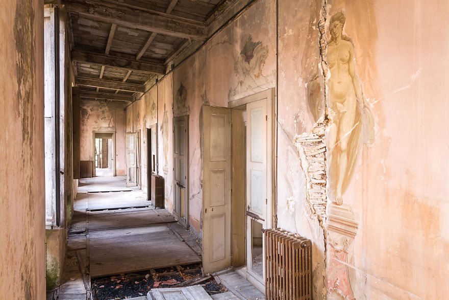 I Photographed Beautiful Abandoned Buildings In Italy I Photographed Beautiful Abandoned Buildings In Italy