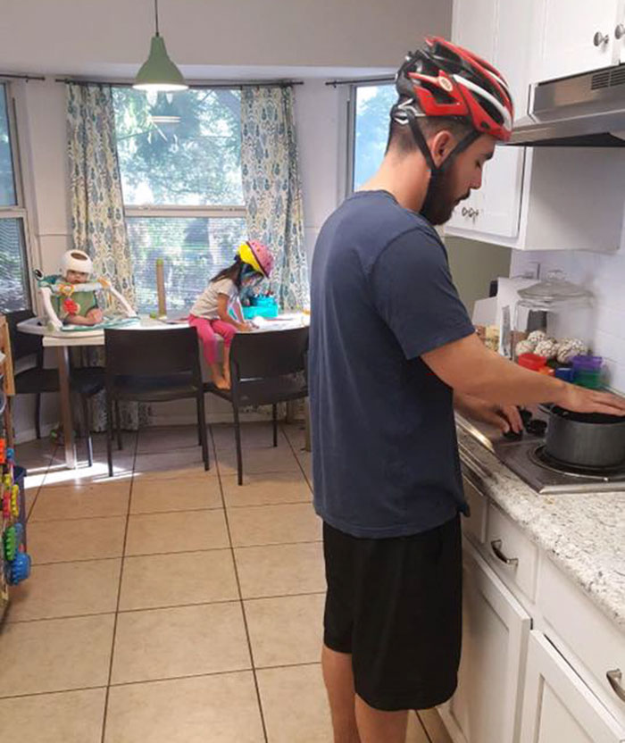 This Baby Has To Wear A Helmet So The Whole Family Decides To Step In This Baby Has To Wear A Helmet So The Whole Family Decides To Step In