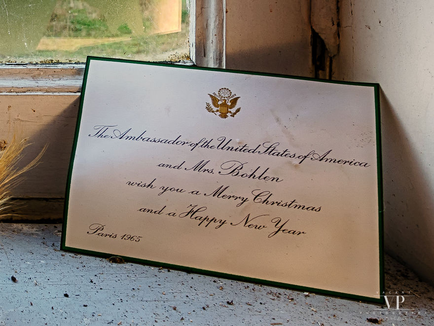 Let’s Have A Look Inside This Decaying Chateau Let’s Have A Look Inside This Decaying Chateau