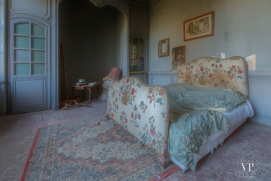 Let’s Have A Look Inside This Decaying Chateau Let’s Have A Look Inside This Decaying Chateau