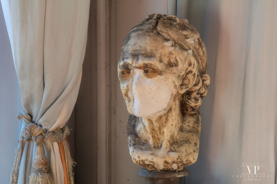 Let’s Have A Look Inside This Decaying Chateau Let’s Have A Look Inside This Decaying Chateau