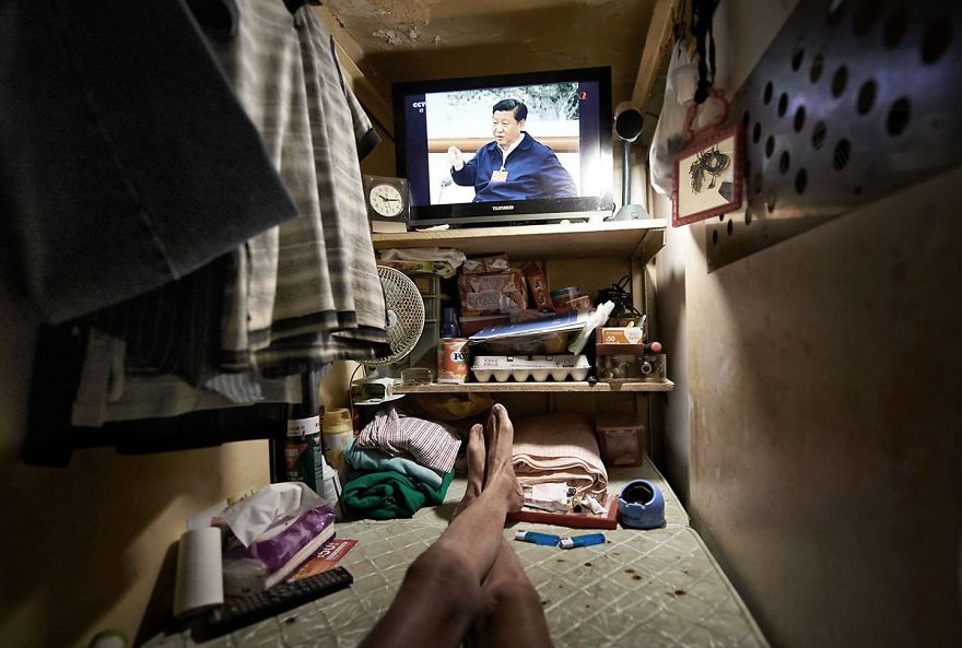 14 Shocking Photos Reveal What It&#8217;s Like To Live In Hong Kong&#8217;s &#8216;Coffin Cubicles&#8217;