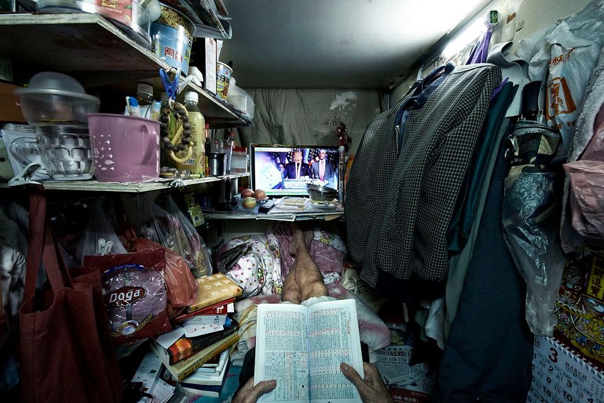 14 Shocking Photos Reveal What It&#8217;s Like To Live In Hong Kong&#8217;s &#8216;Coffin Cubicles&#8217;