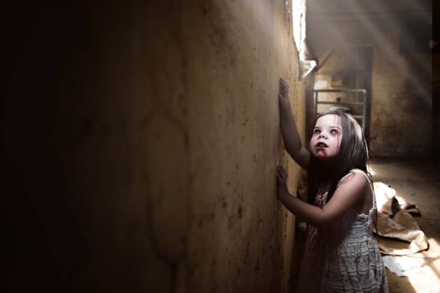 Photographer Makes Images Of Zombie Children And The Result Is To Give Chills Photographer Makes Images Of Zombie Children And The Result Is To Give Chills