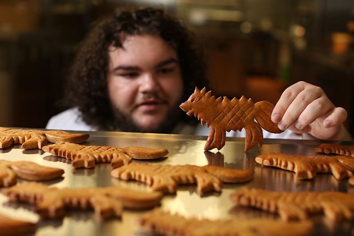 &#8216;Game Of Thrones&#8217; Hot Pie Opens Real Bakery Called &#8216;You Know Nothing John Dough&#8217; And Guess What He&#8217;s Making