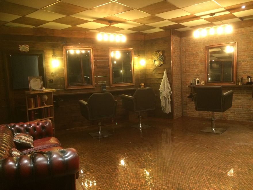 4 Weeks To Create 20 Square Metres Of
2 Pence Coin Flooring With Glass Cast Resin 4 Weeks To Create 20 Square Metres Of
2 Pence Coin Flooring With Glass Cast Resin