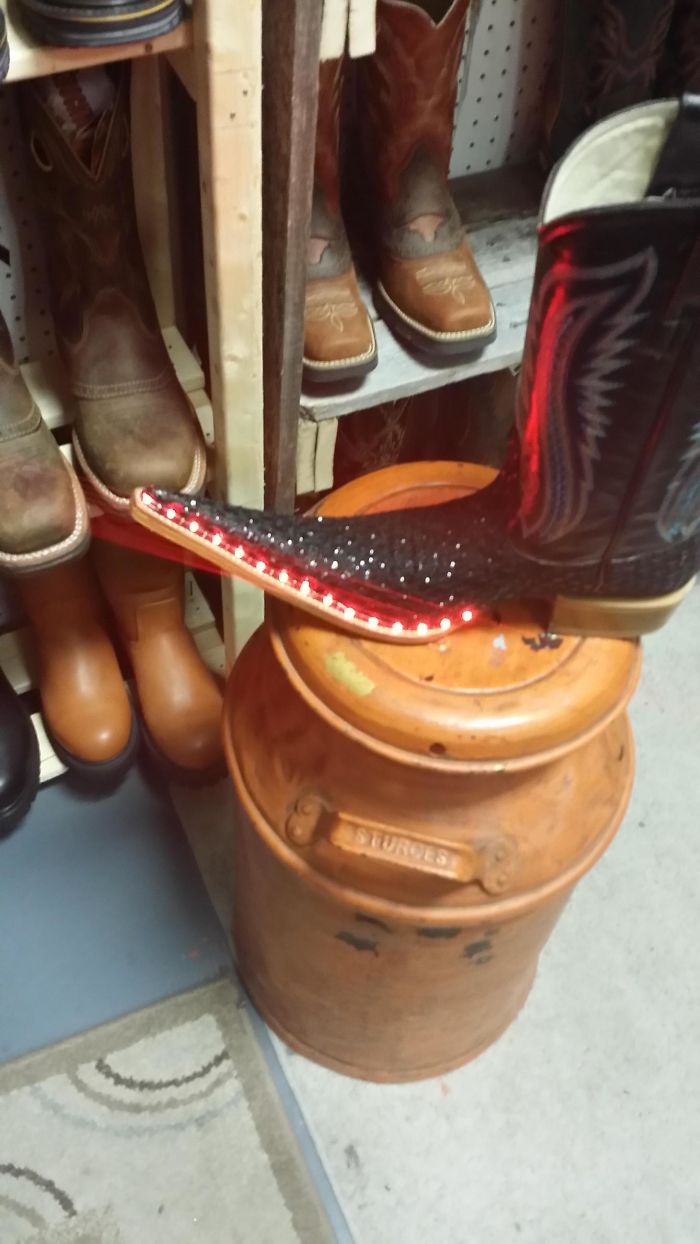 195 People Who Found The Best Things In Thrift Stores, Flea Markets And Garage Sales 195 People Who Found The Best Things In Thrift Stores, Flea Markets And Garage Sales