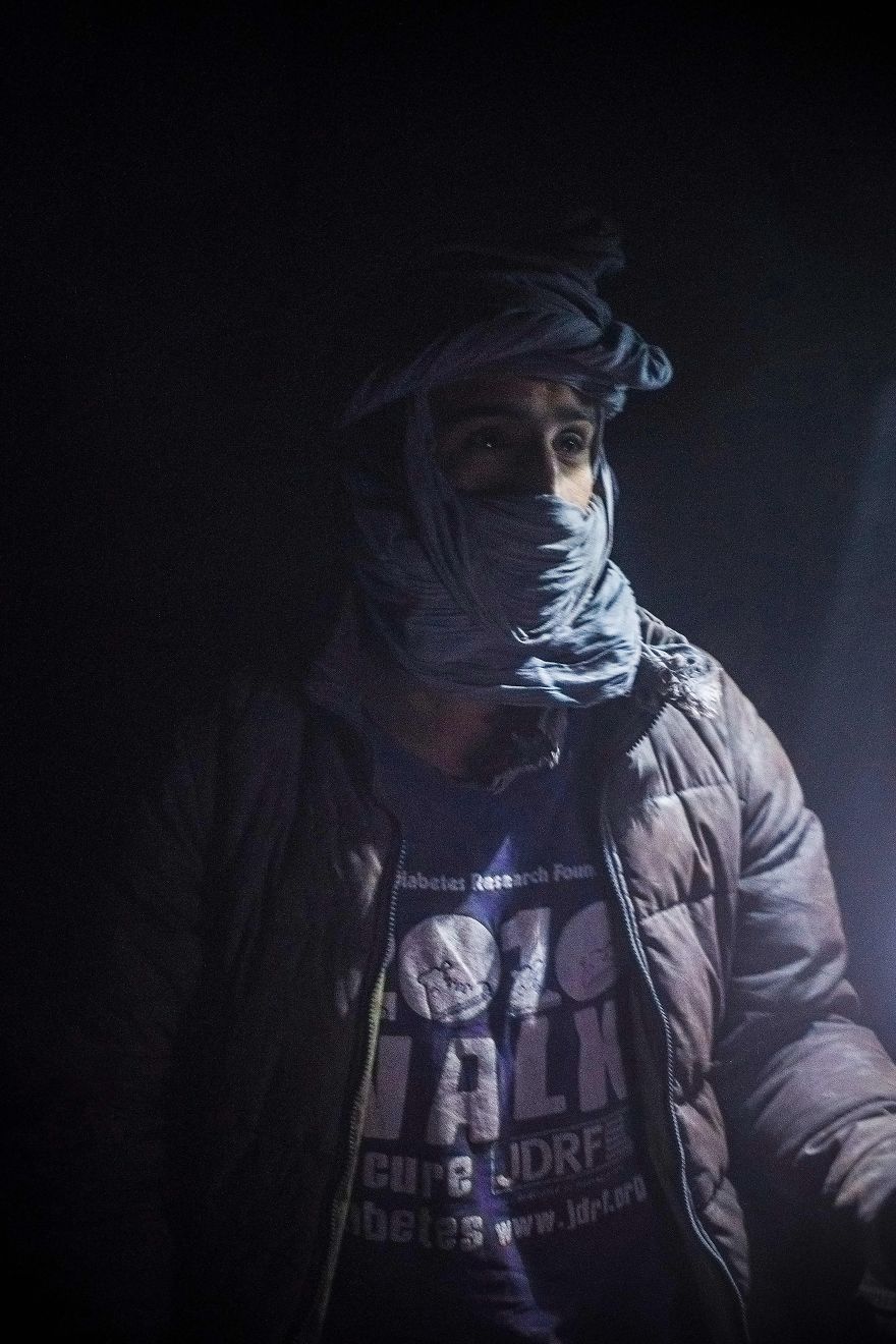 Freight Train Hopping In Mauritania: 4000 Kilometers In A Cargo Carriage With Local Shepherds And Their Sheep Freight Train Hopping In Mauritania: 4000 Kilometers In A Cargo Carriage With Local Shepherds And Their Sheep