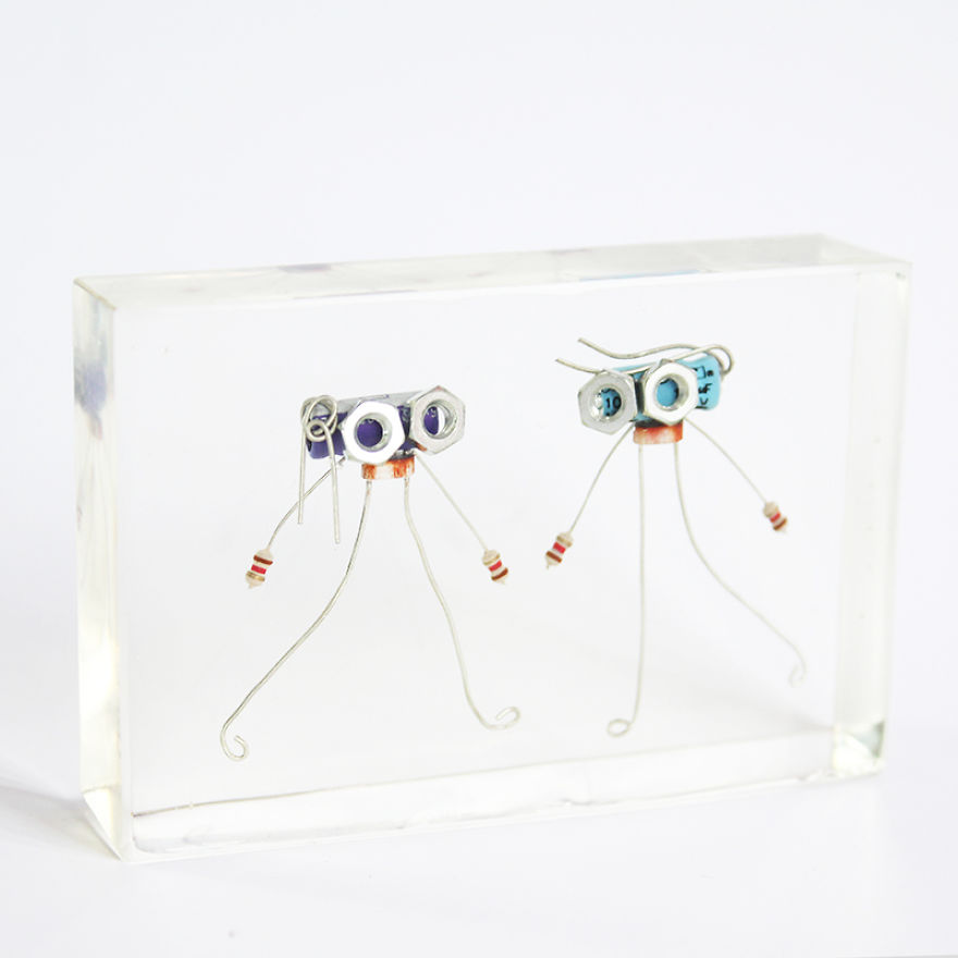 I Turned Electronic Waste Into Tiny And Biggie Robots (Part 3) I Turned Electronic Waste Into Tiny And Biggie Robots (Part 3)