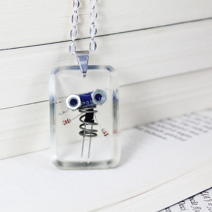 I Turned Electronic Waste Into Tiny And Biggie Robots (Part 3) I Turned Electronic Waste Into Tiny And Biggie Robots (Part 3)