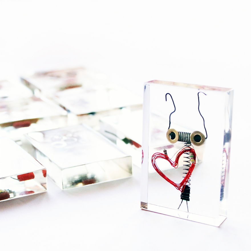 I Turned Electronic Waste Into Tiny And Biggie Robots (Part 3) I Turned Electronic Waste Into Tiny And Biggie Robots (Part 3)