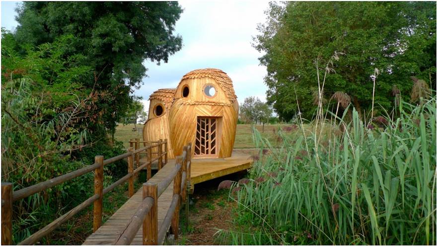 You Can Sleep In These Owl Cabins In France For Free, And Their Interior Is As Good As Exterior