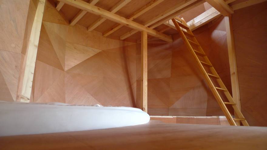 You Can Sleep In These Owl Cabins In France For Free, And Their Interior Is As Good As Exterior