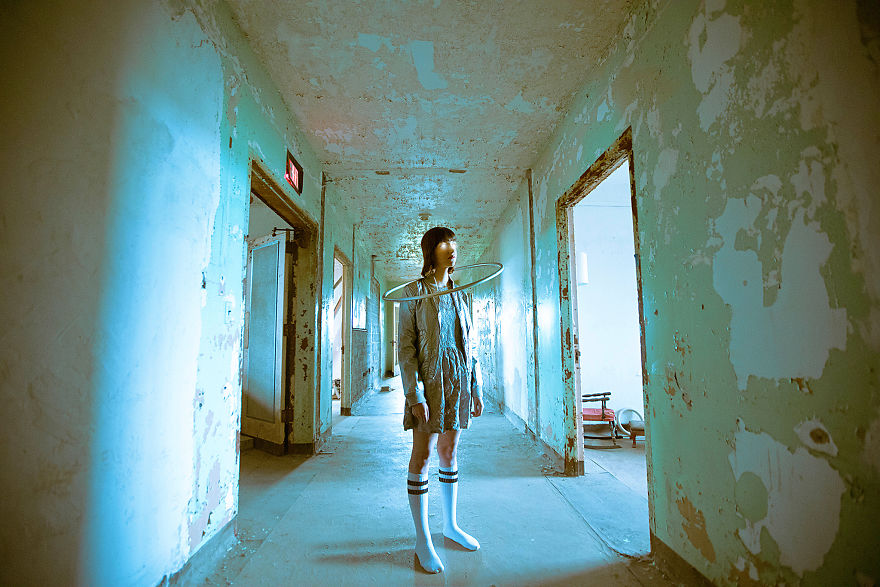 I Spent A Day Creating Sci-Fi Scenes In A 200 Year Old Asylum I Spent A Day Creating Sci-Fi Scenes In A 200 Year Old Asylum