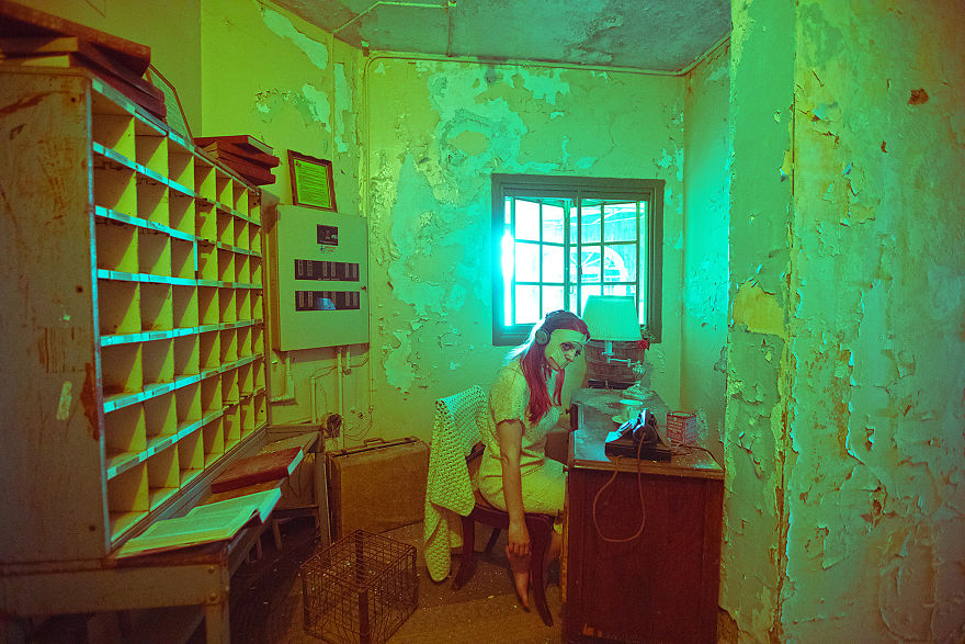 I Spent A Day Creating Sci-Fi Scenes In A 200 Year Old Asylum I Spent A Day Creating Sci-Fi Scenes In A 200 Year Old Asylum