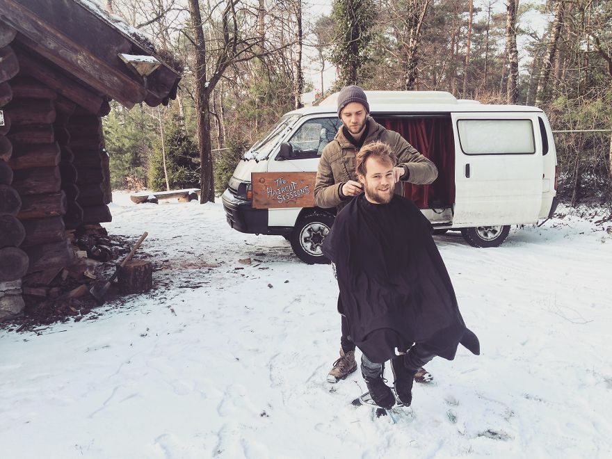 I Travel Around With Scissors To Cut Hair At The Most Random Places I Travel Around With Scissors To Cut Hair At The Most Random Places