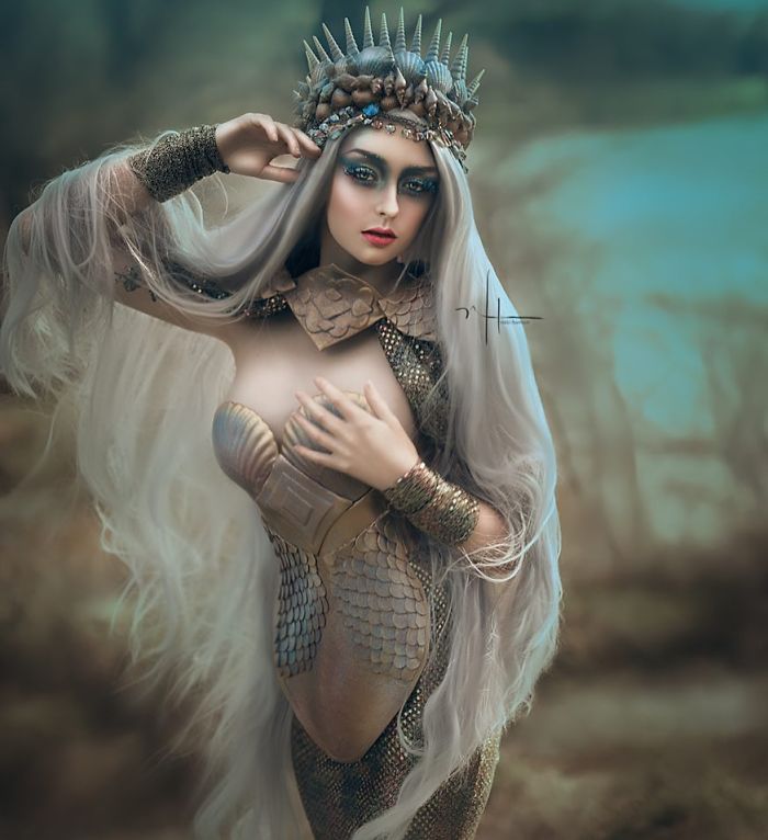 I&#8217;m A Self-Taught Artist Who Creates Wearable Art Pieces