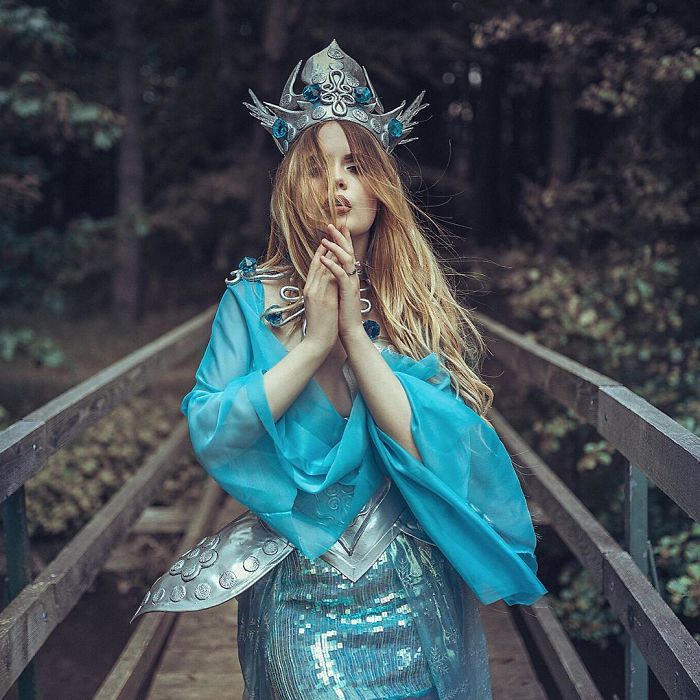 I&#8217;m A Self-Taught Artist Who Creates Wearable Art Pieces