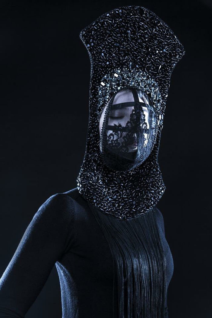 I&#8217;m A Self-Taught Artist Who Creates Wearable Art Pieces