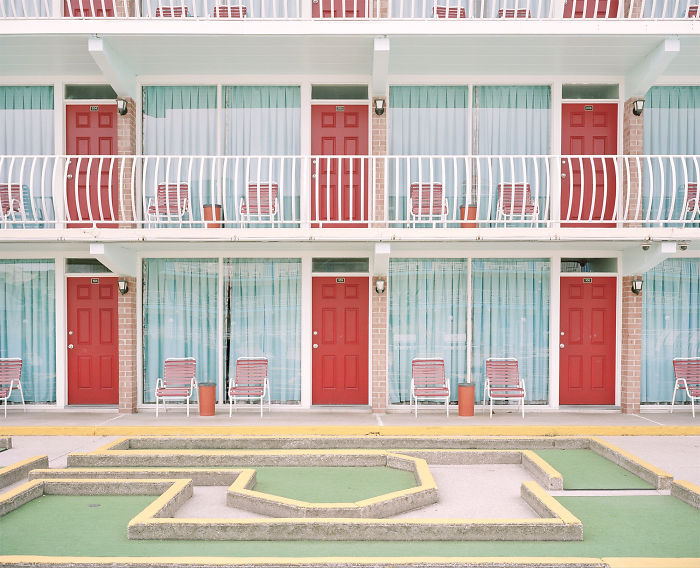 People Share Pics Of Real-Life Locations That Look Like They&#8217;re Straight Out Of A Wes Anderson Movie