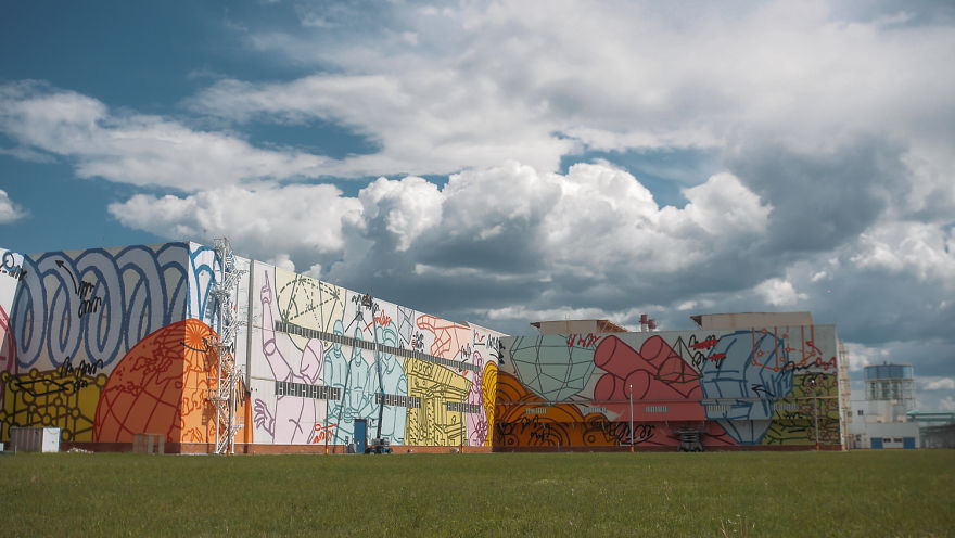 Evolution-2: We Created The Largest Mural In The World