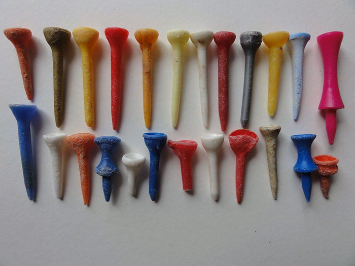 Guy Collects 35 Bags Of Microplastics On The Beach In Just One Day, Turns It Into Art Guy Collects 35 Bags Of Microplastics On The Beach In Just One Day, Turns It Into Art