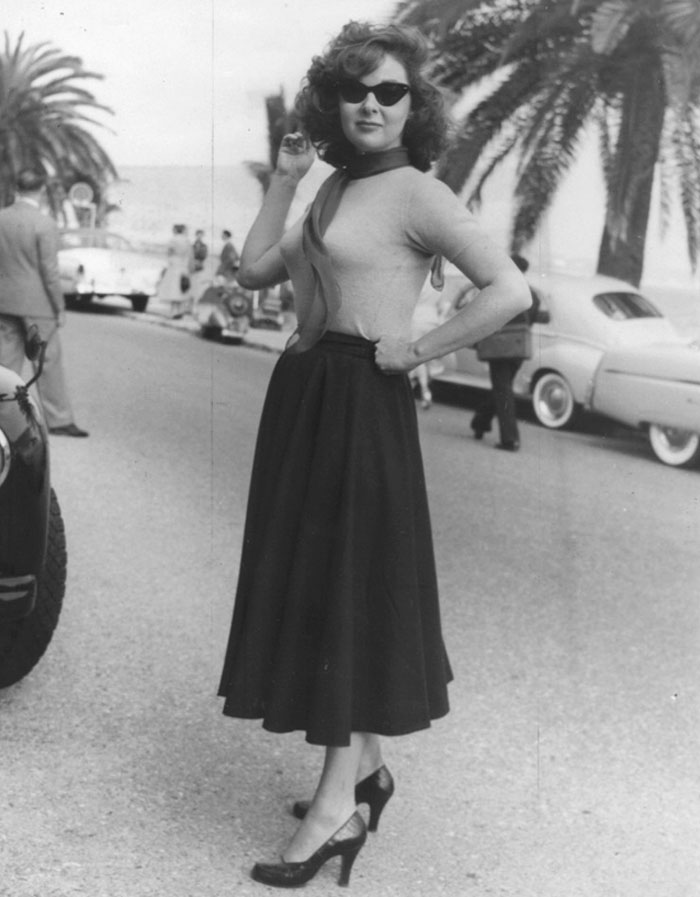 Bullet Bras Were All The Rage In The 1940s And 1950s, And These 98 Pics Will Poke Your Eyes