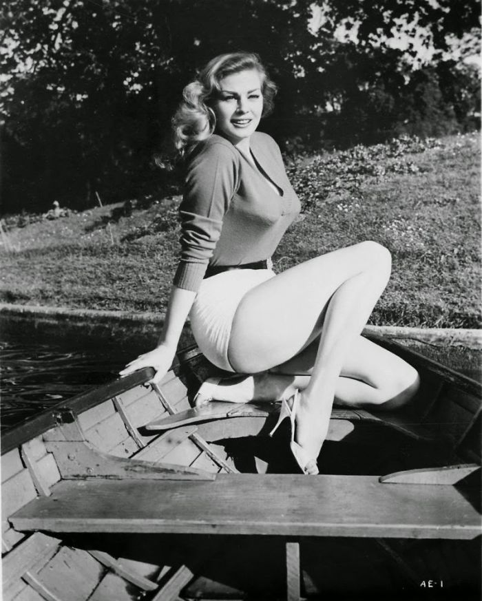 Bullet Bras Were All The Rage In The 1940s And 1950s, And These 98 Pics Will Poke Your Eyes